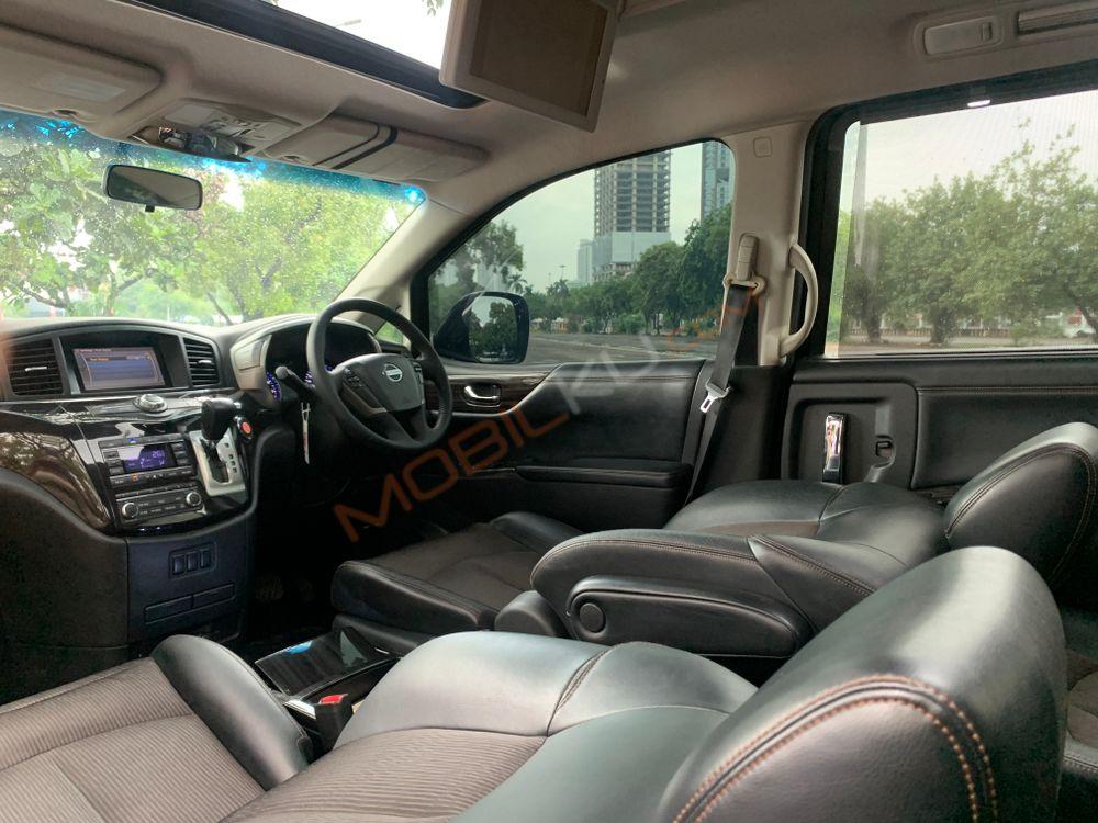 Mobil Nissan Elgrand 2014