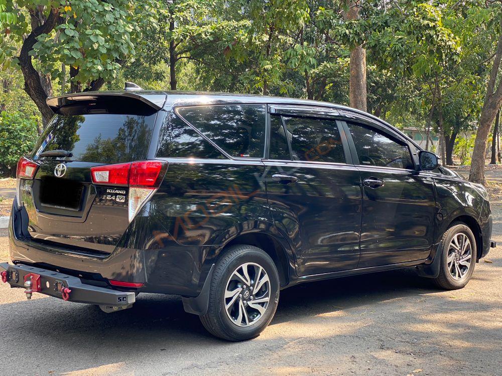 Mobil Toyota Kijang Innova 2021