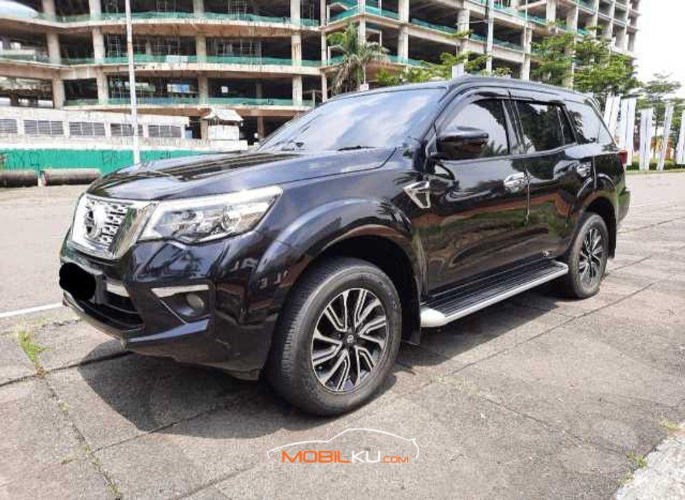 Mobil Nissan Terra 2018
