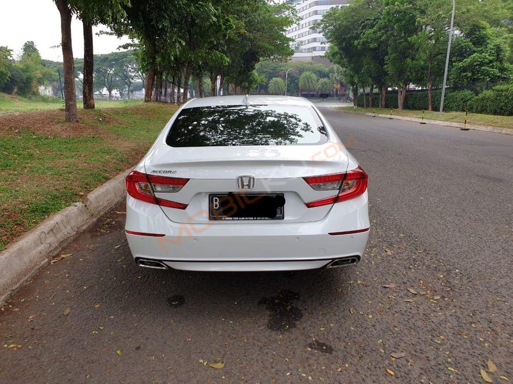 Mobil Honda Accord 2019