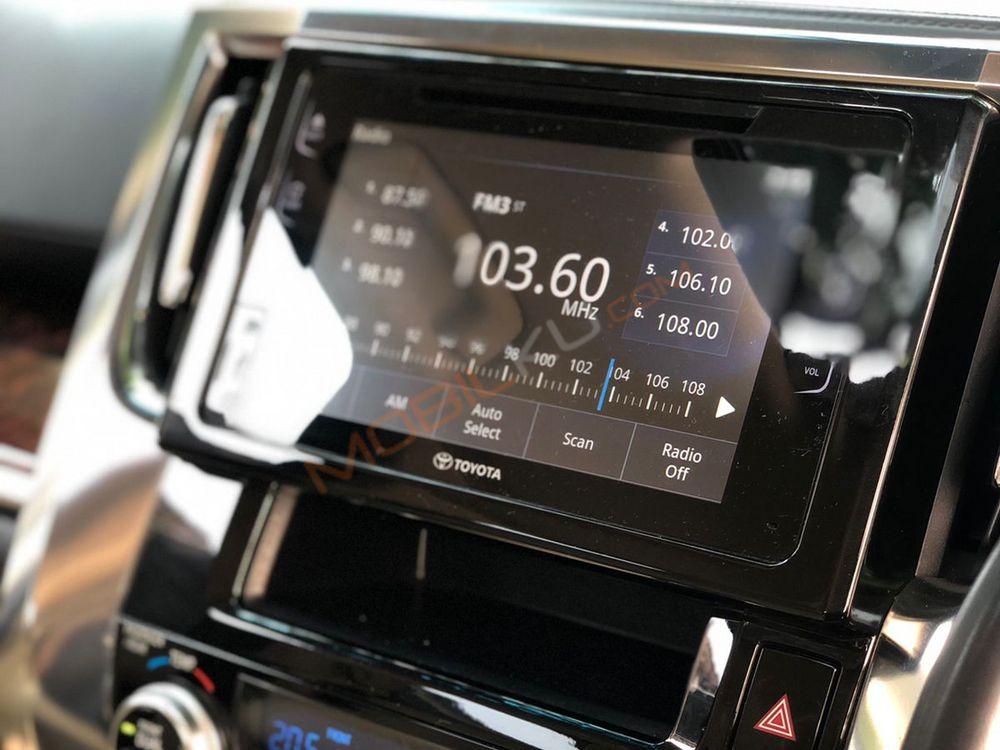 Mobil Toyota Alphard 2019