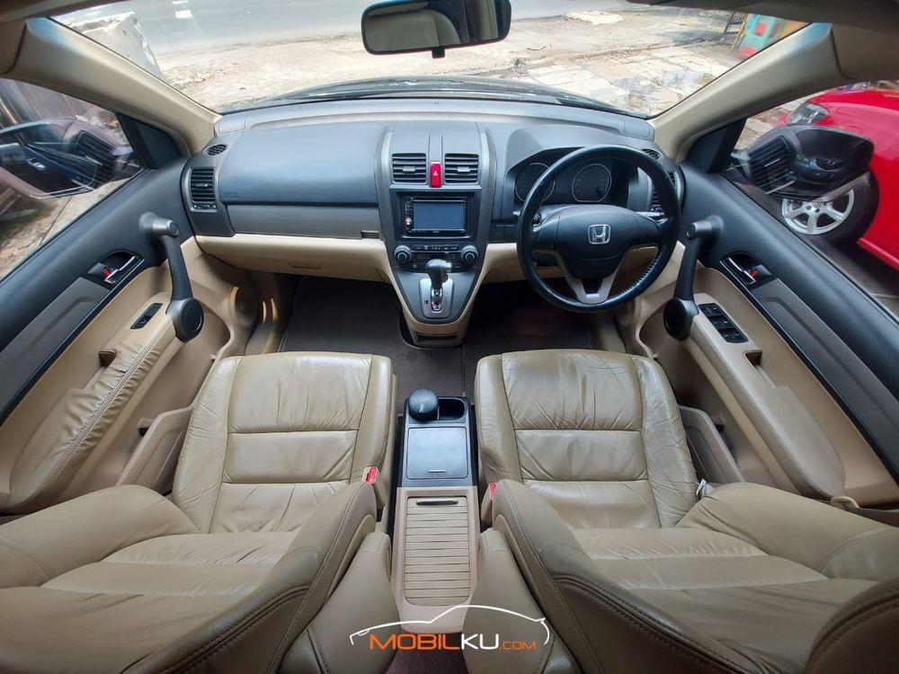Mobil Honda CR-V 2011