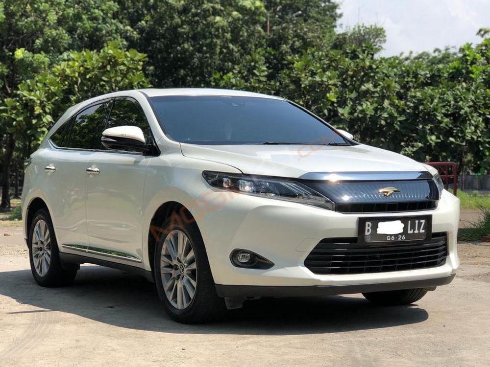 Mobil Toyota Harrier 2015