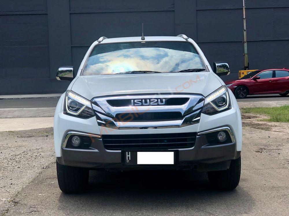 Mobil Isuzu MU-X 2017