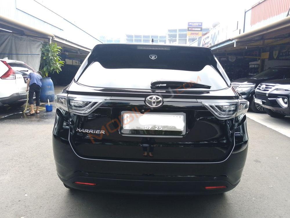 Mobil Toyota Harrier 2015