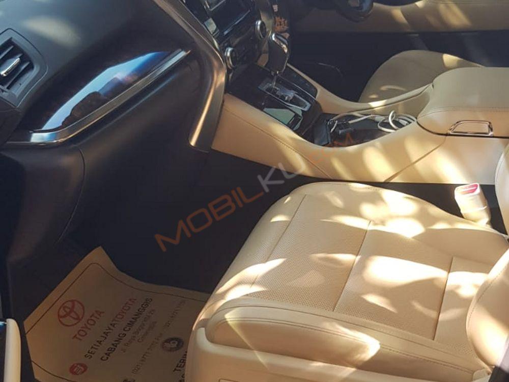 Mobil Toyota Alphard 2020
