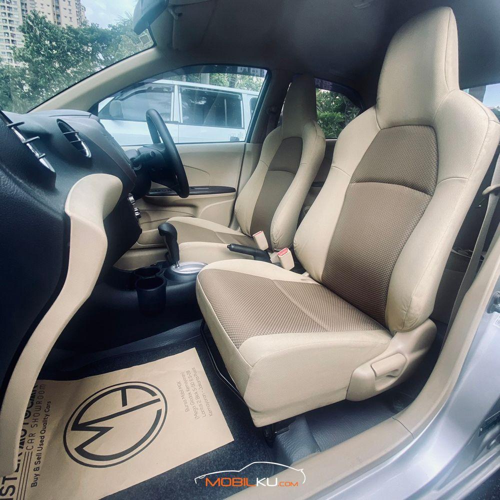 Mobil Honda Brio 2013