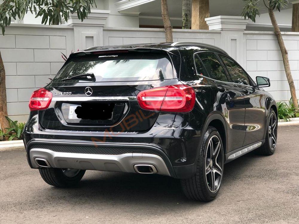 Mobil Mercedes-Benz GLA 2014