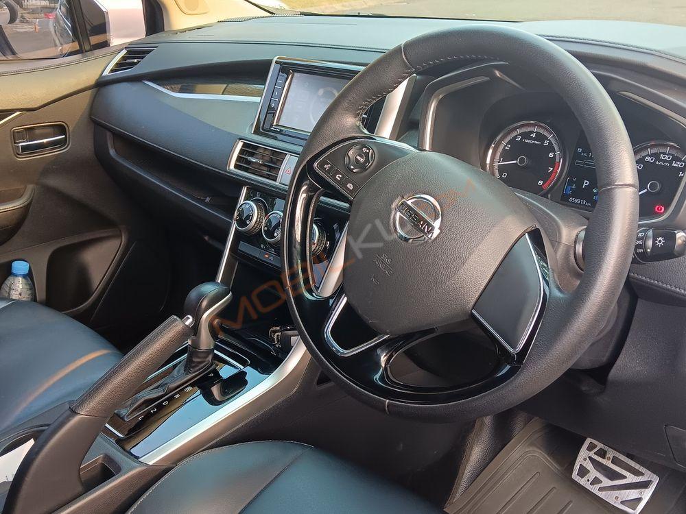 Mobil Nissan Livina 2019