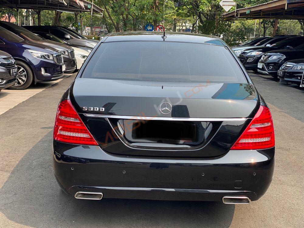 Mobil Mercedes-Benz S-Class 2011