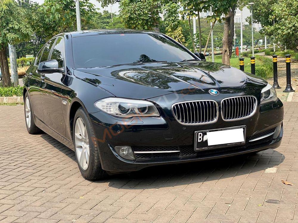 Mobil BMW 5 Series 2013