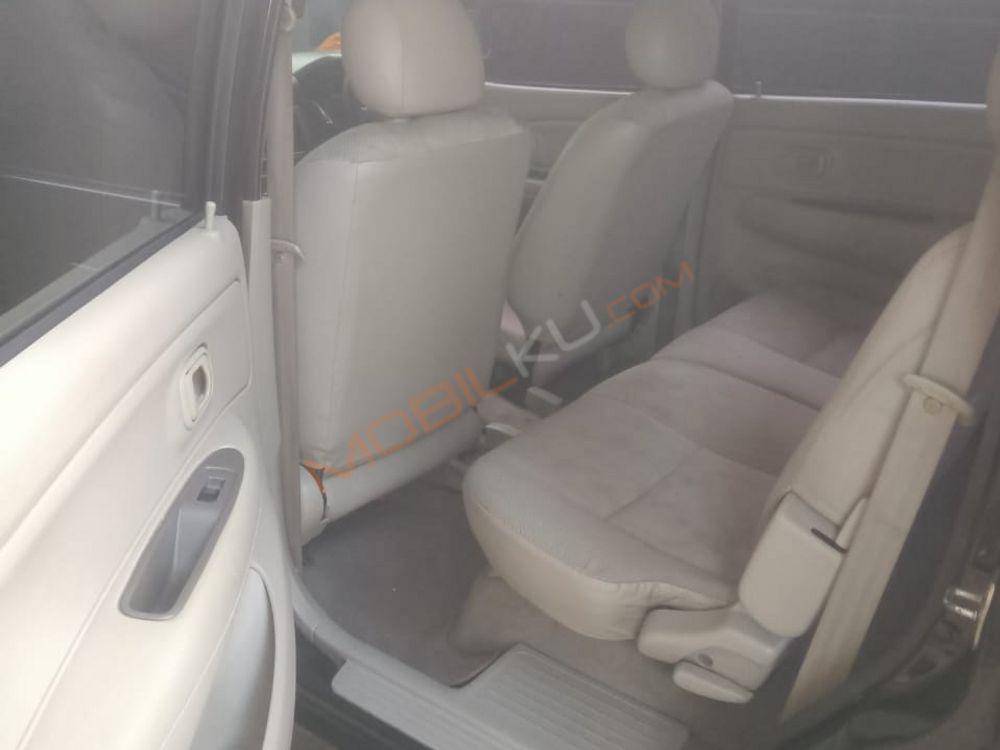 Mobil Daihatsu Xenia 2011