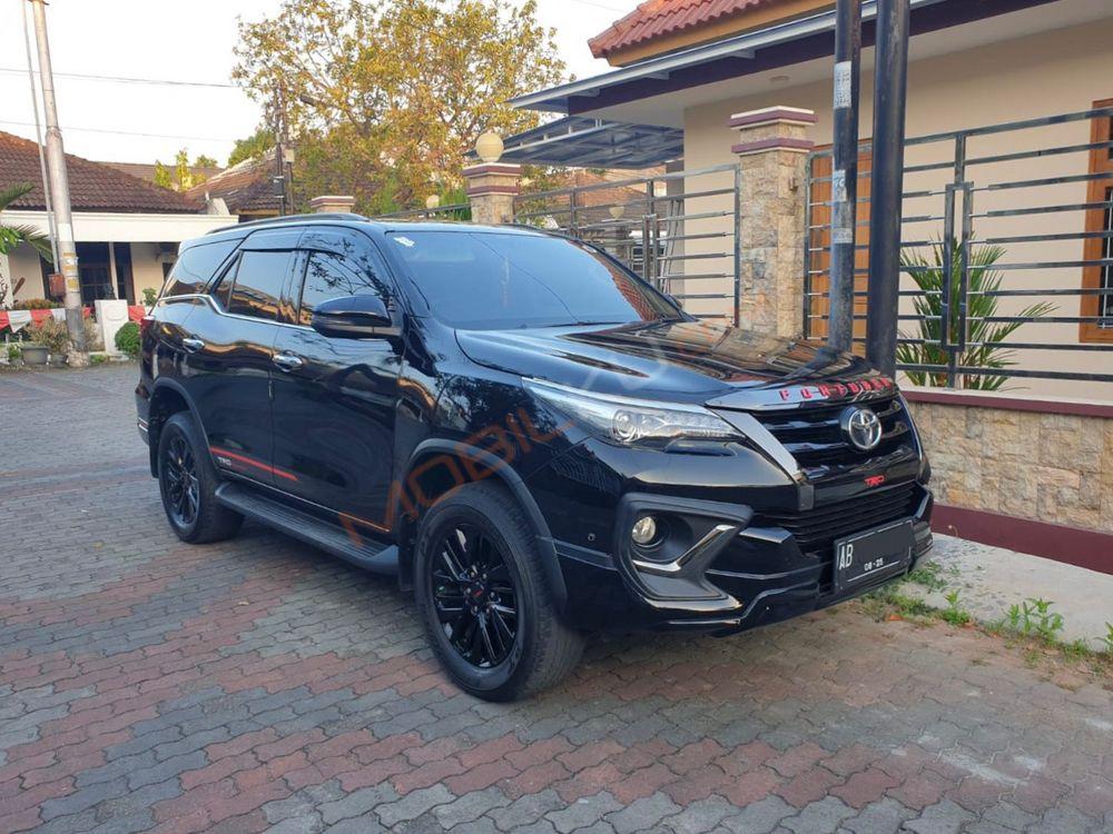 Mobil Toyota Fortuner 2020