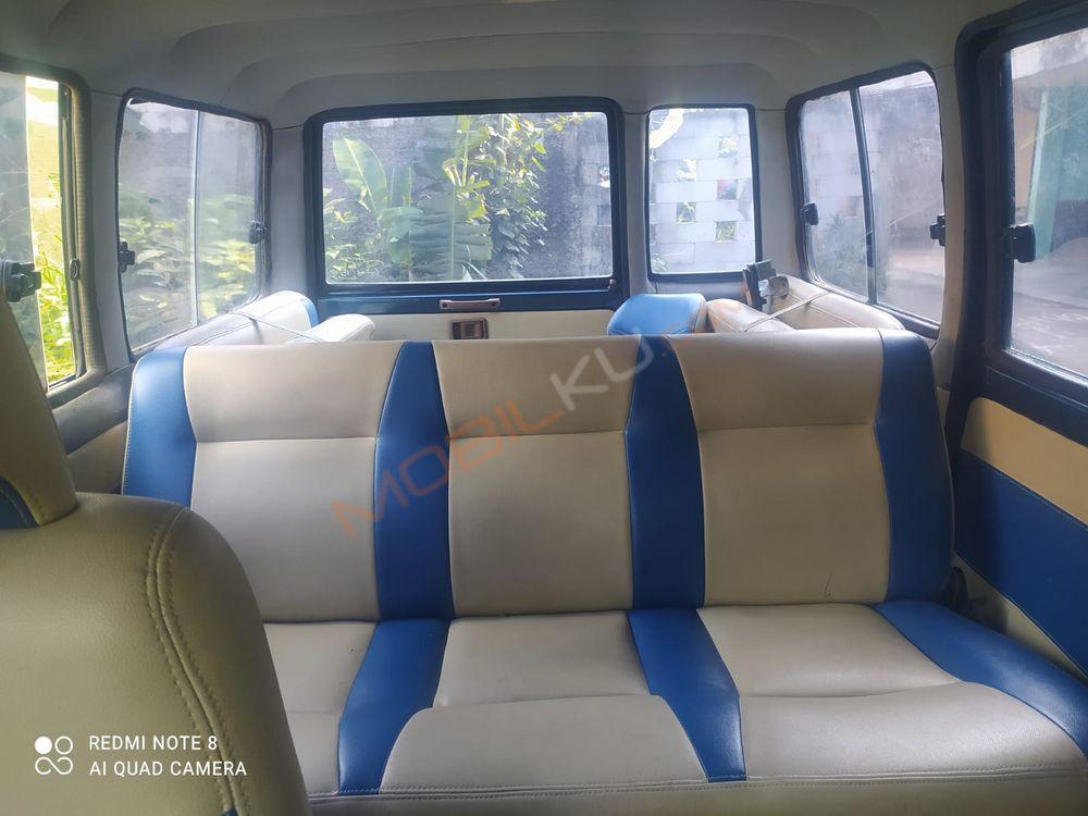 Mobil Toyota Kijang 1995