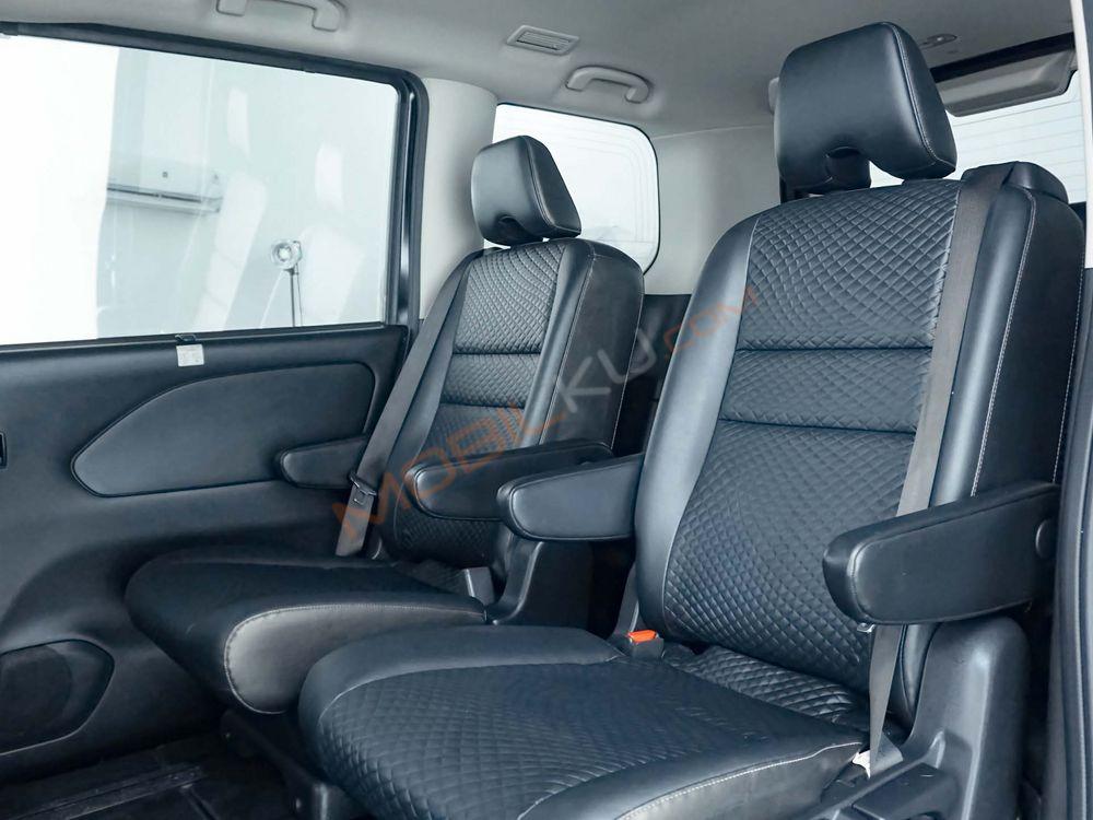 Mobil Nissan Serena 2019