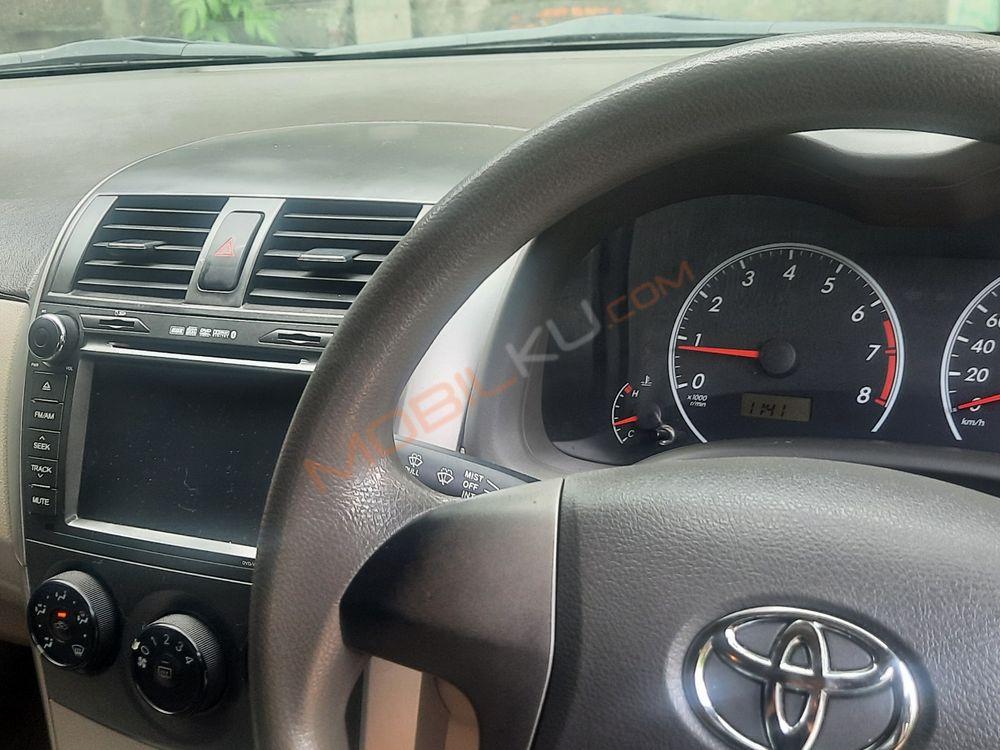 Mobil Toyota Corolla 2008