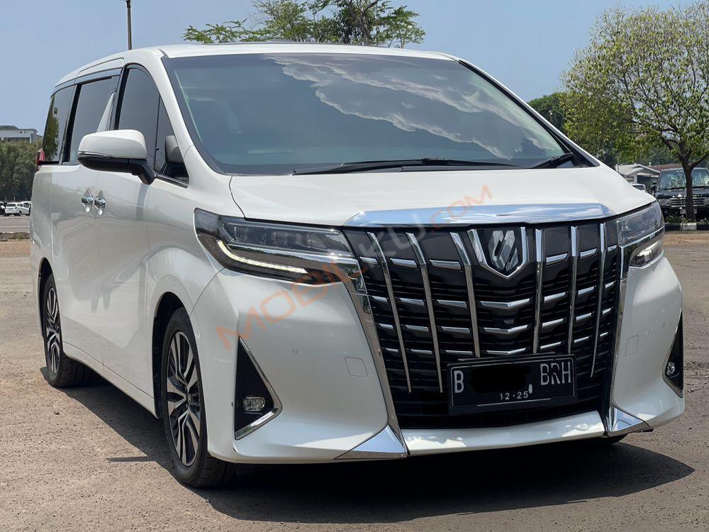 Mobil Toyota Alphard 2020