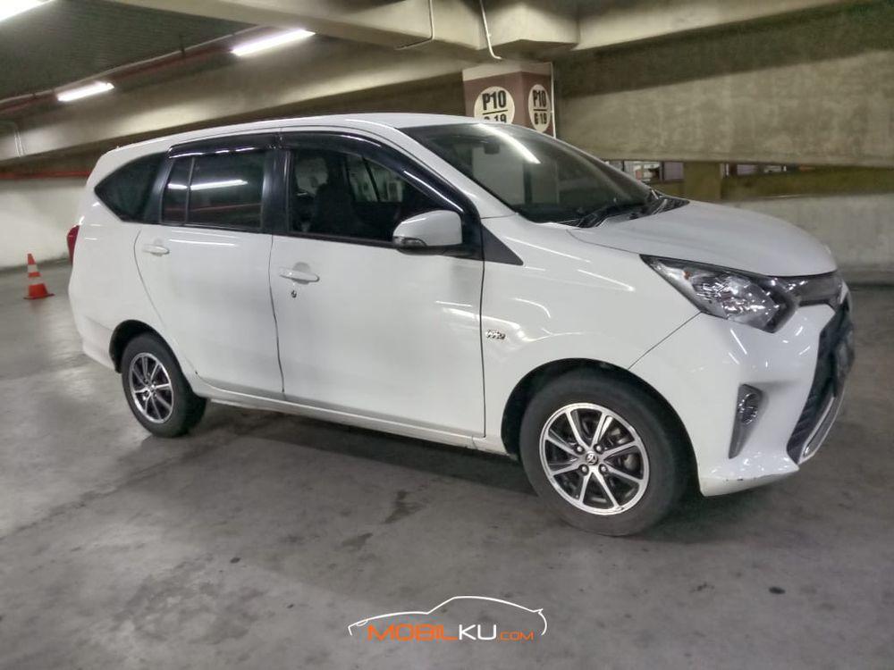 Mobil Toyota Calya 2018