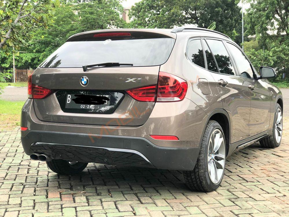 Mobil BMW X1 2013