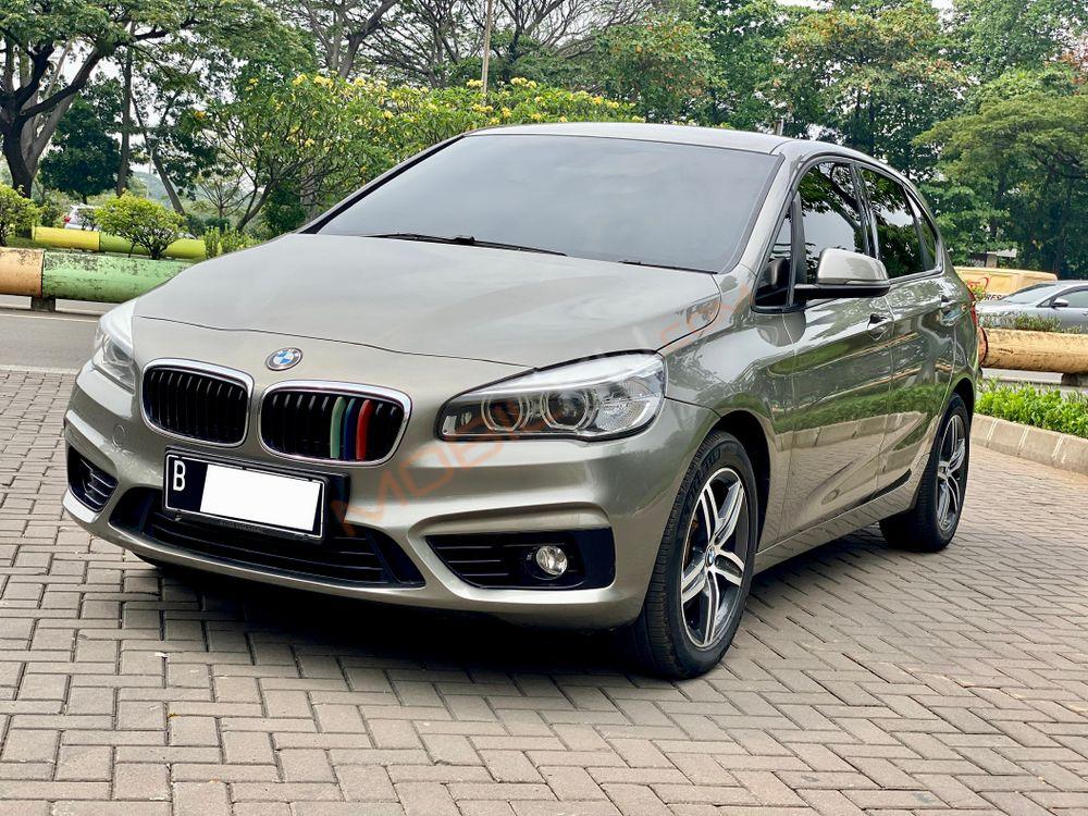 Mobil BMW 2 Series 2015