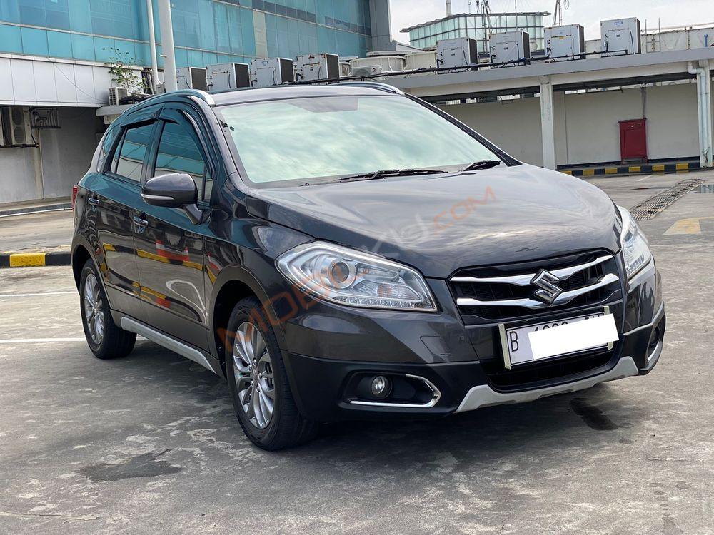 Mobil Suzuki SX4 2017