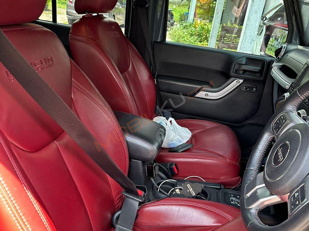 Mobil Jeep Wrangler 2013