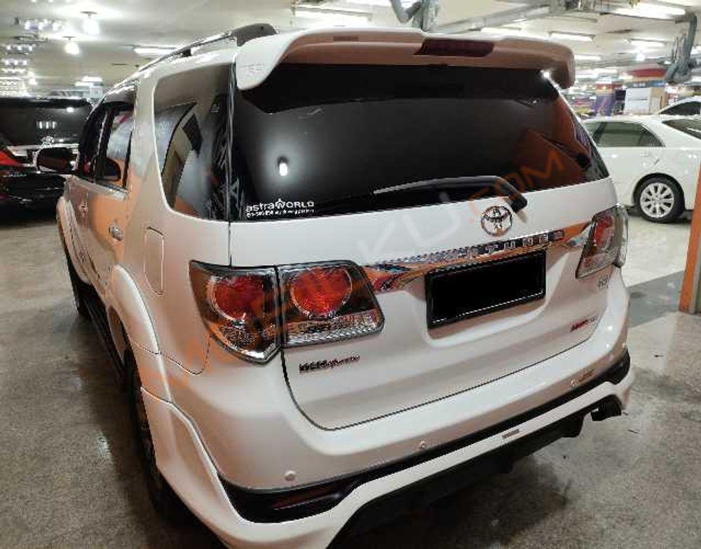 Mobil Toyota Fortuner 2015