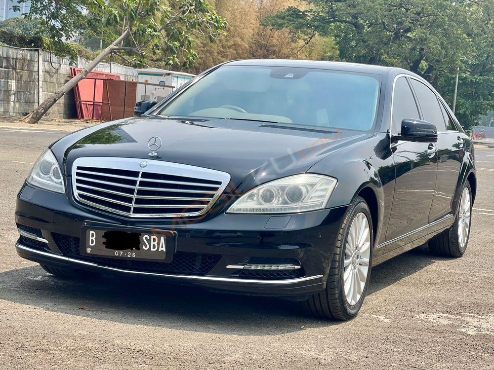 Mobil Mercedes-Benz S-Class 2011