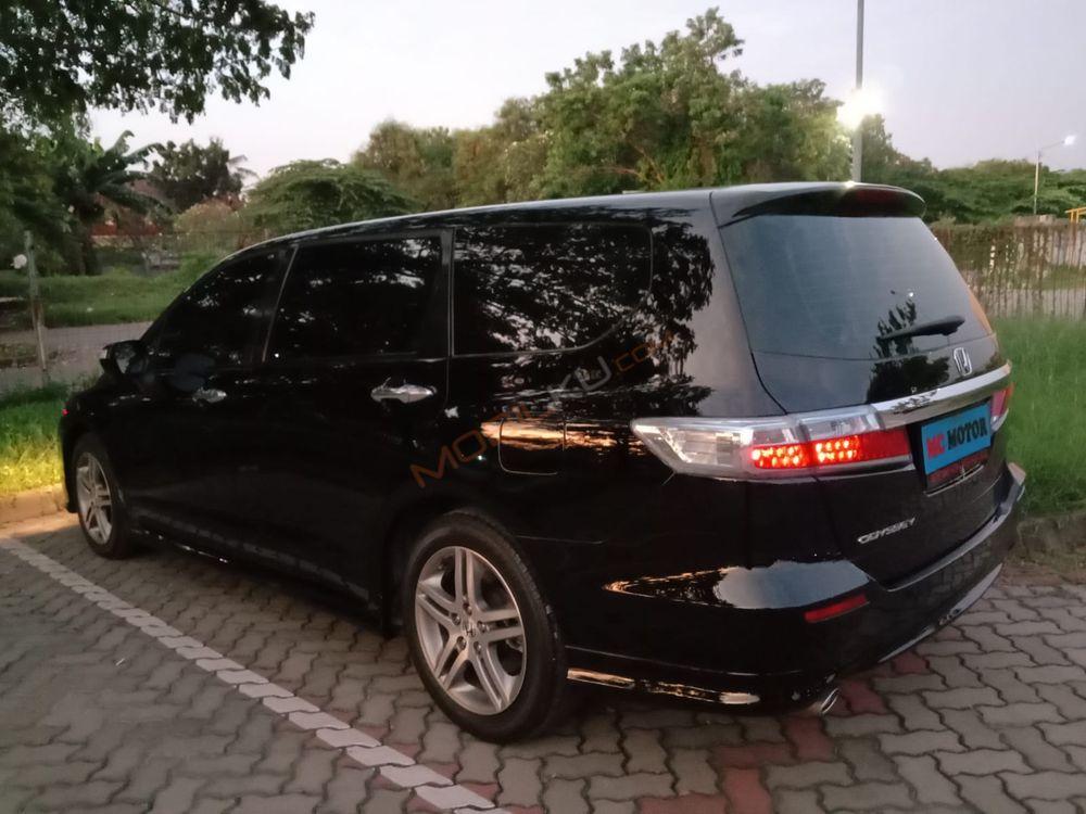 Mobil Honda Odyssey 2012