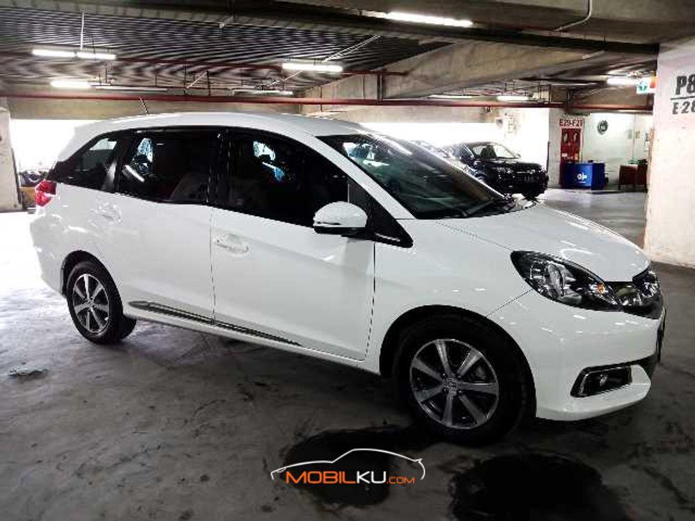 Mobil Honda Mobilio 2016