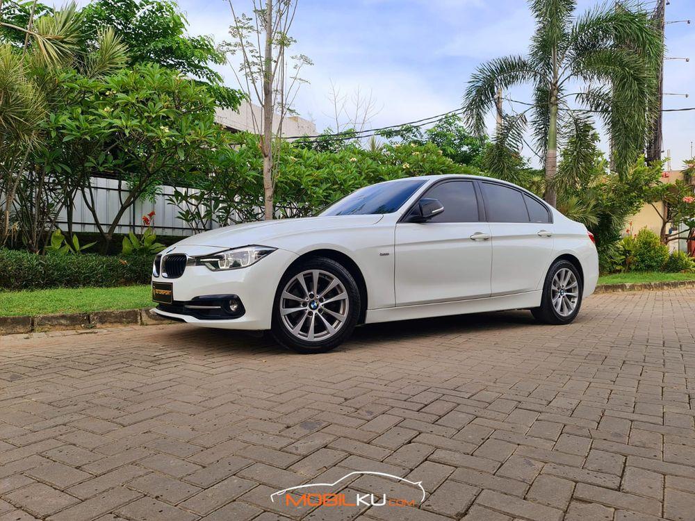 Mobil BMW 3 Series 2016