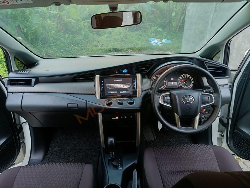 Mobil Toyota Kijang Innova 2023