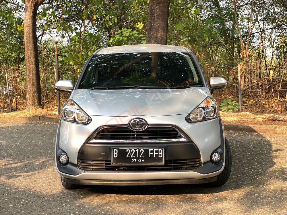 Mobil Toyota Sienta 2019