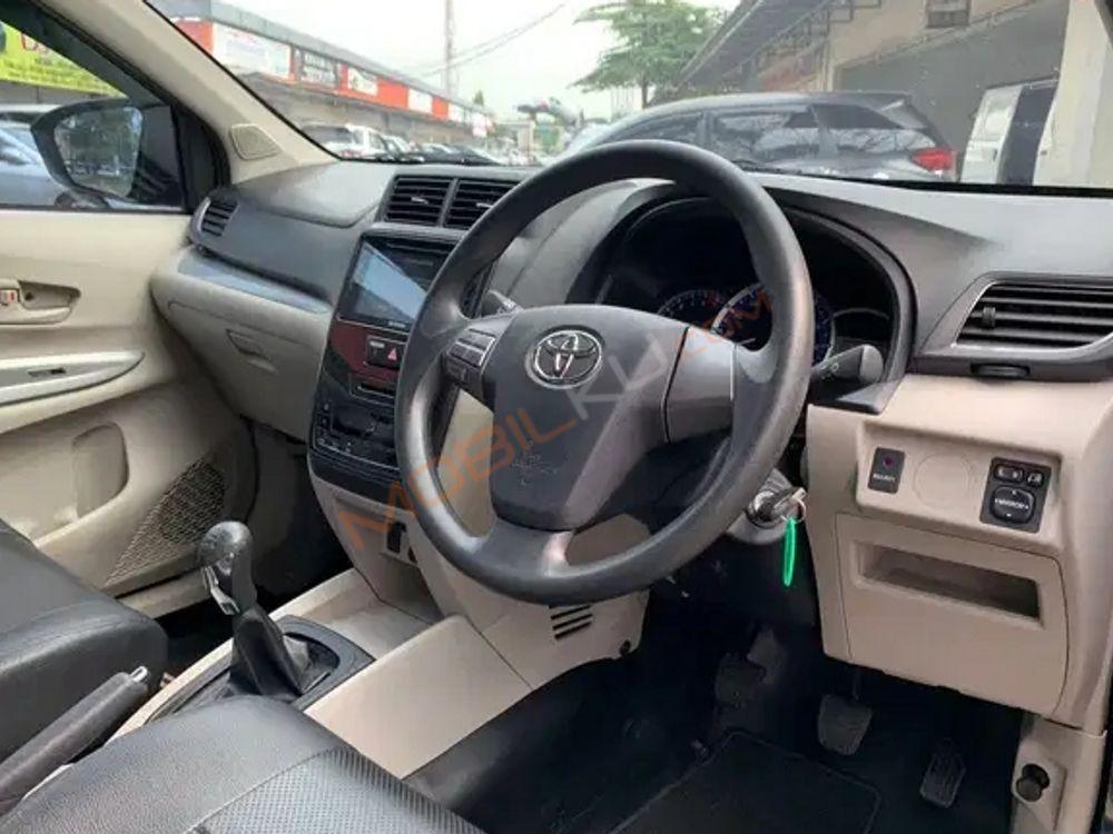 Mobil Toyota Avanza 2021