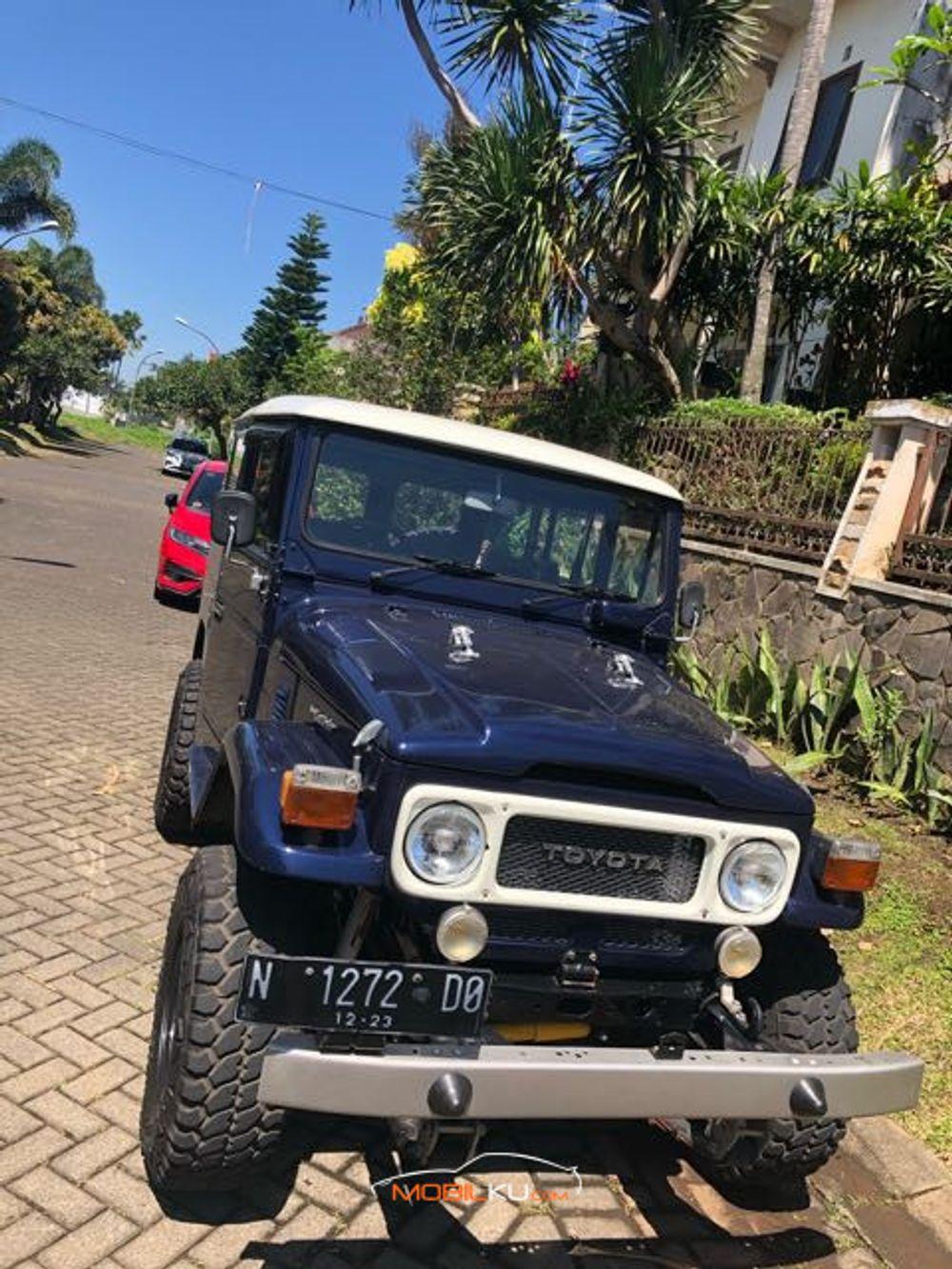 Mobil Toyota Land Cruiser 1980