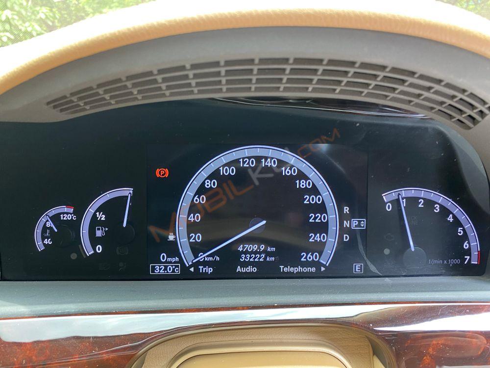 Mobil Mercedes-Benz S-Class 2011