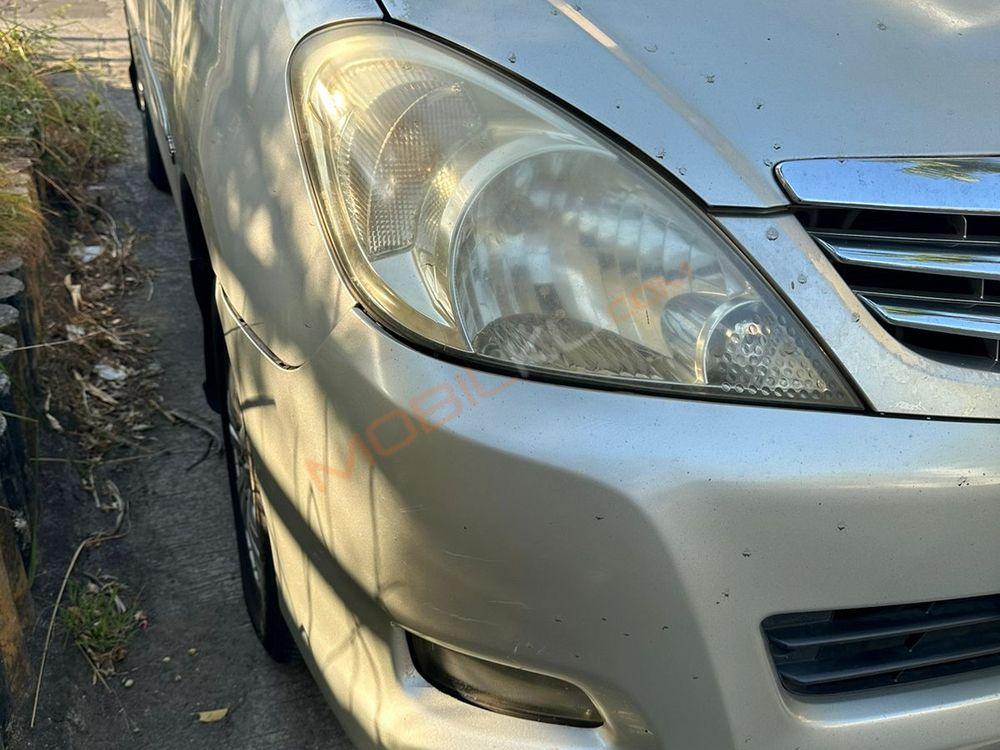 Mobil Toyota Kijang Innova 2011