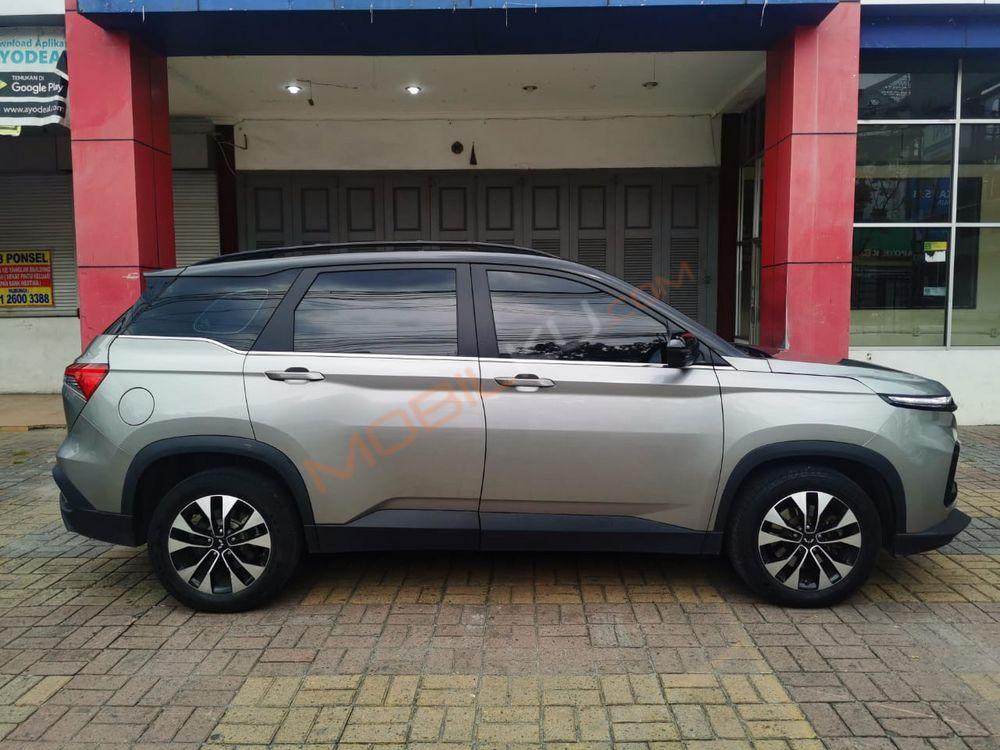 Mobil Wuling Almaz 2021