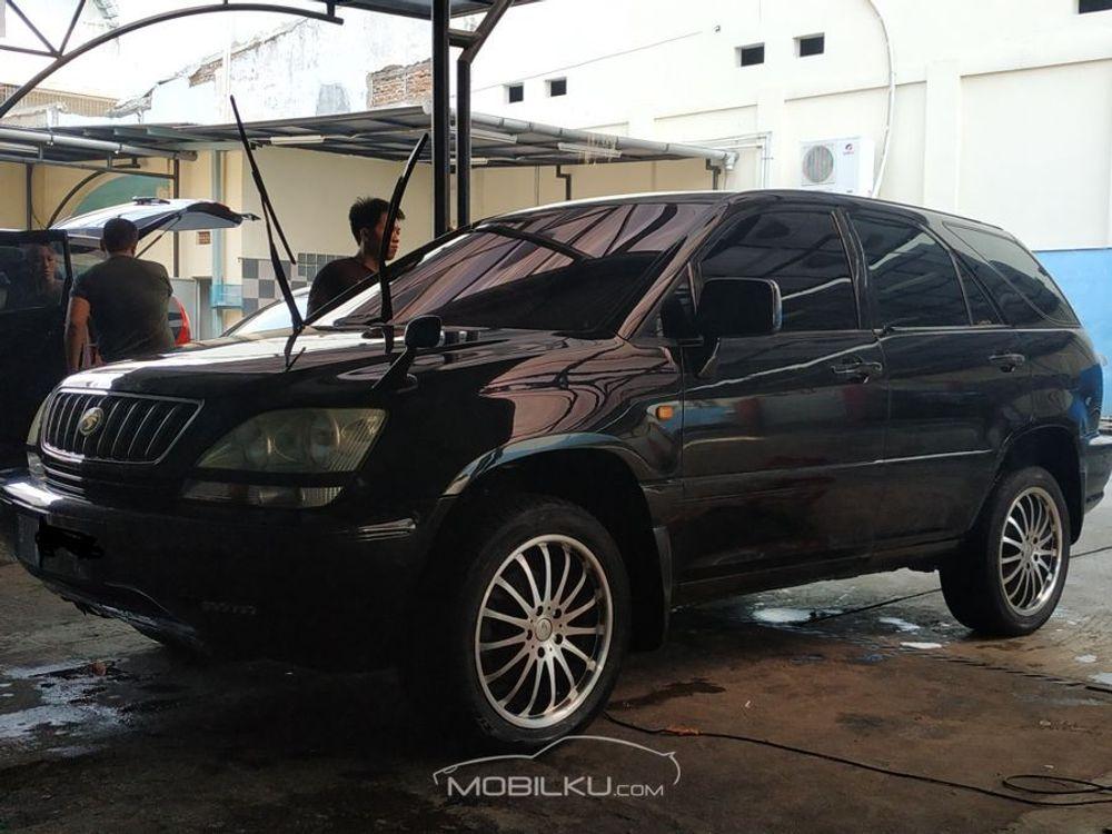 Mobil Toyota Harrier 2002