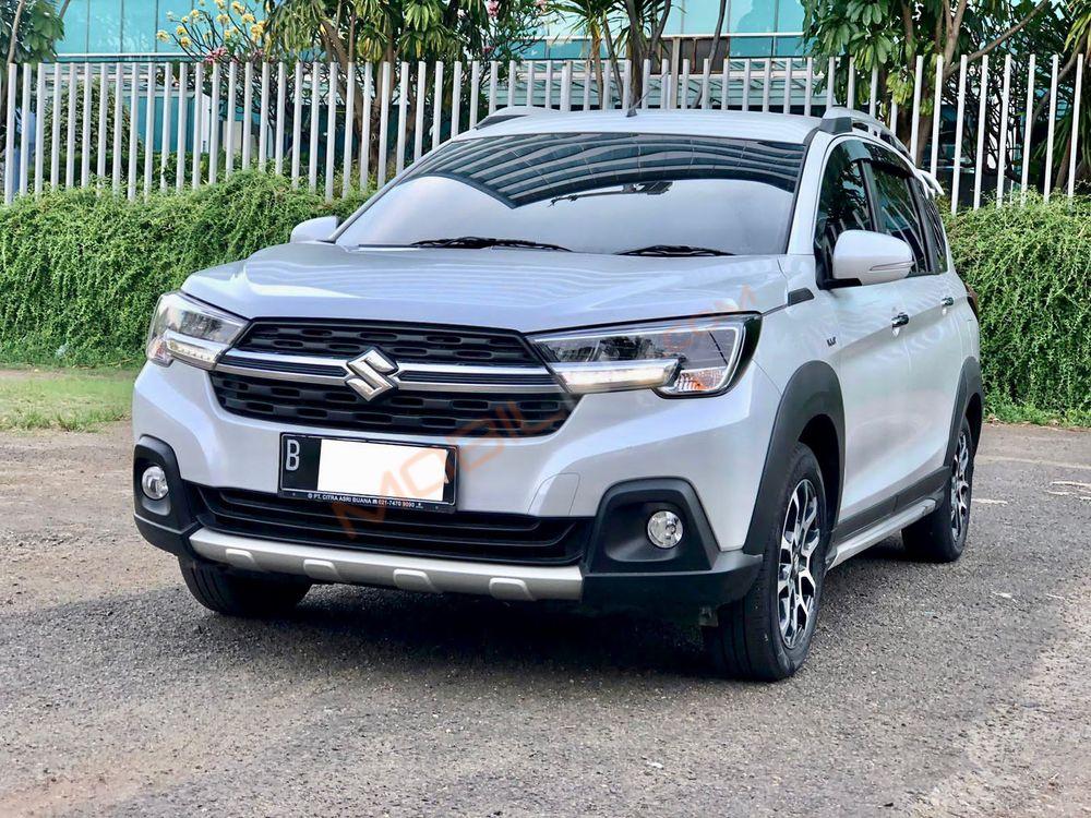 Mobil Suzuki XL7 2022