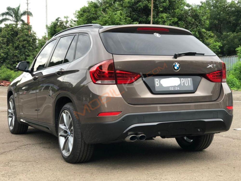Mobil BMW X1 2013
