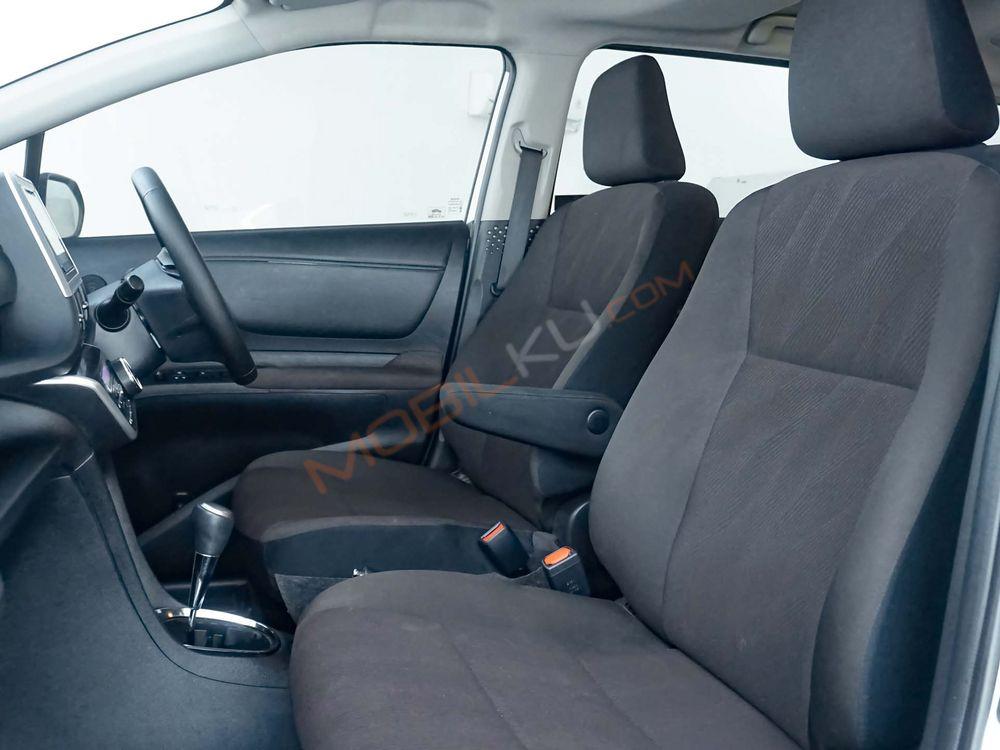 Mobil Toyota Sienta 2020