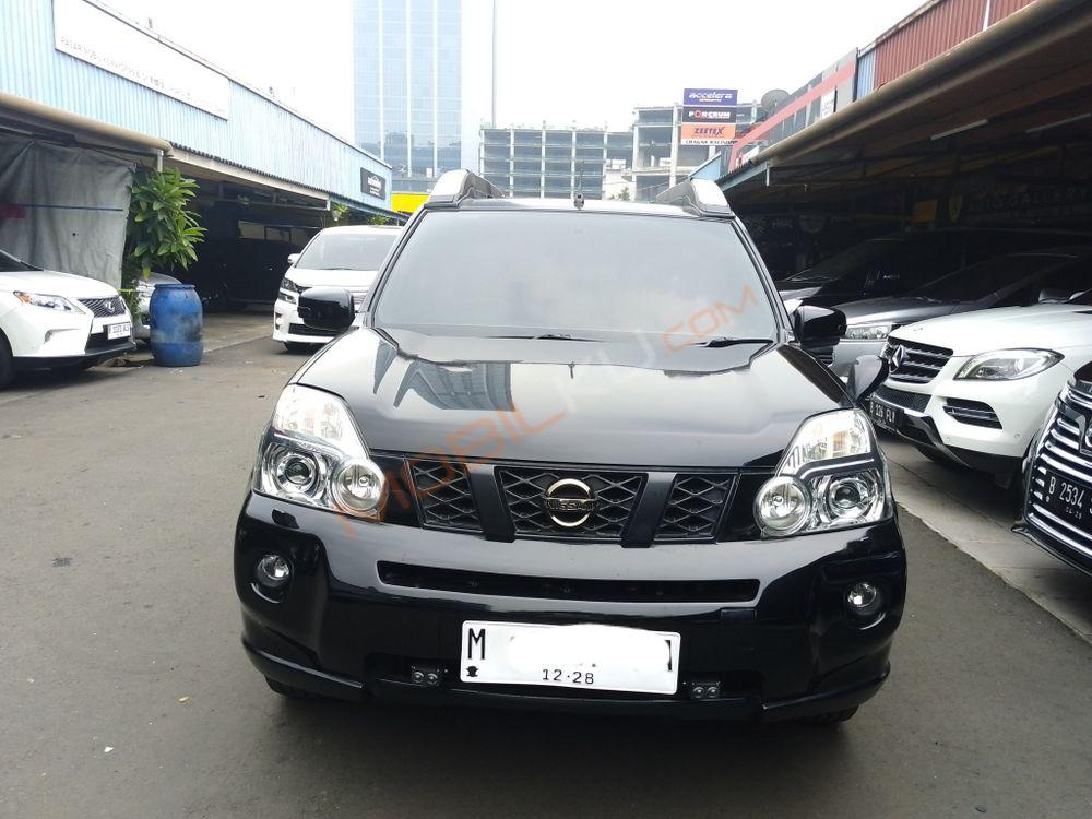Mobil Nissan X-Trail 2008