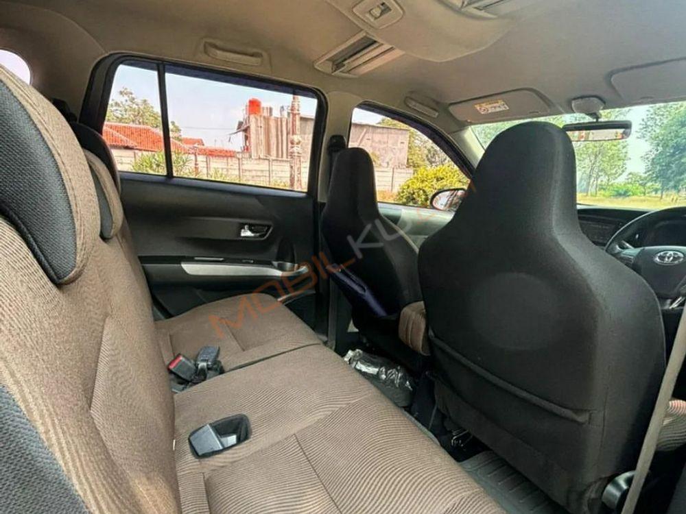 Mobil Toyota Calya 2020