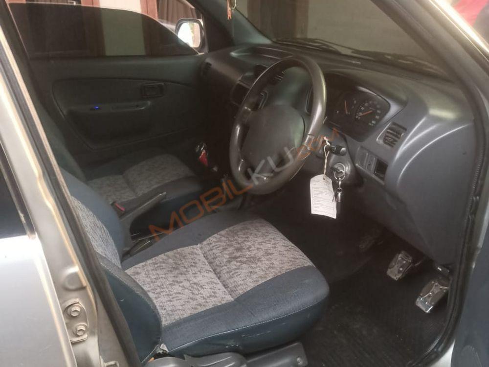 Mobil Daihatsu Taruna 2002