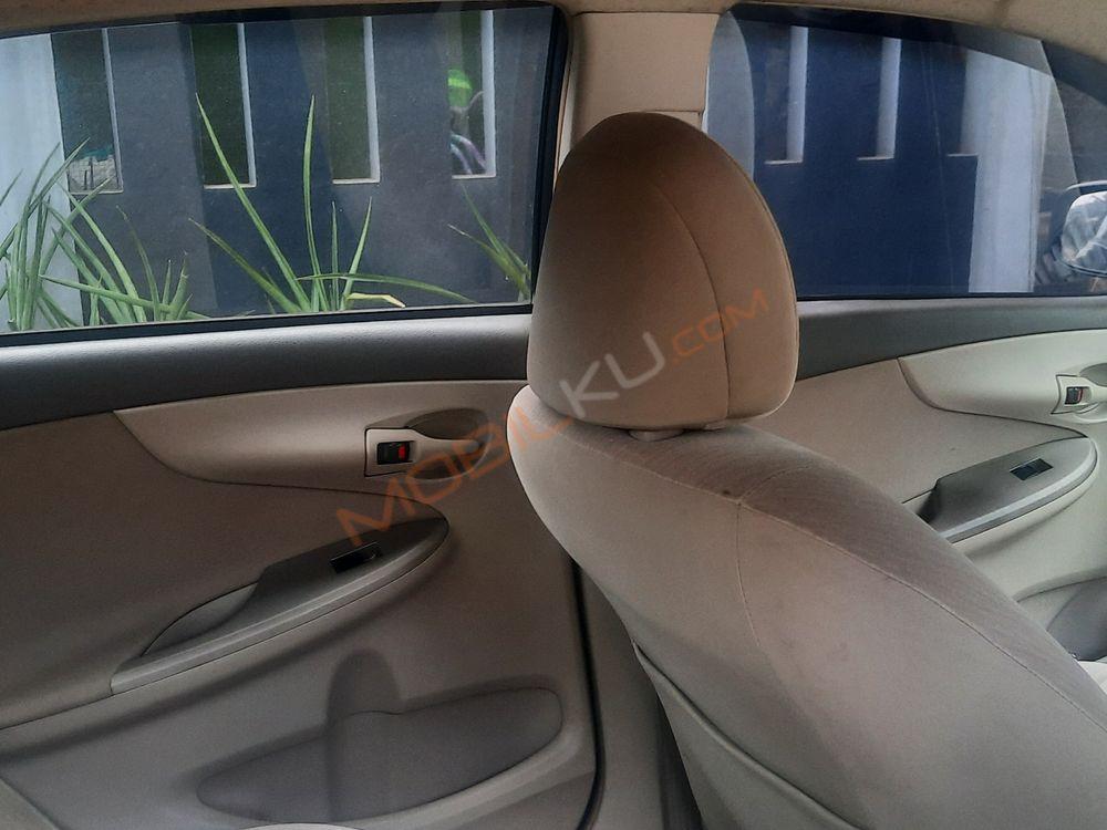 Mobil Toyota Corolla 2008