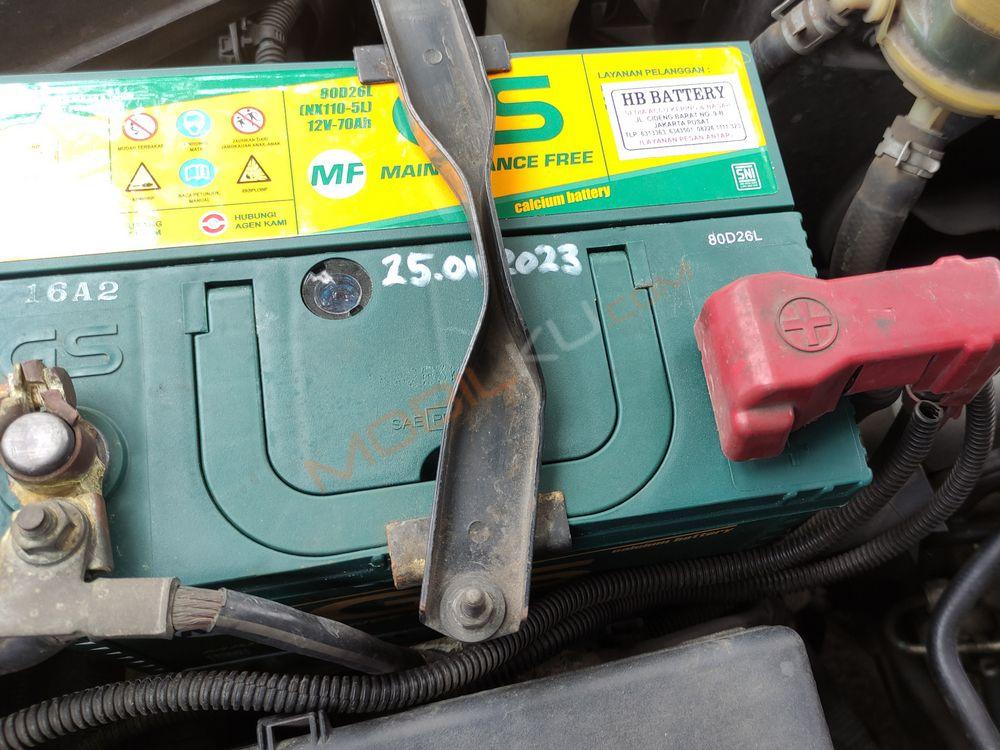 Mobil Toyota Kijang Innova 2012