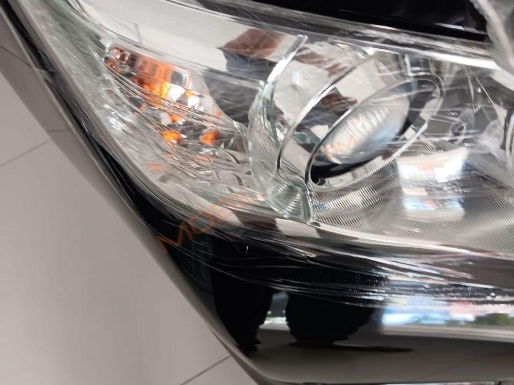 Mobil Toyota Camry 2014