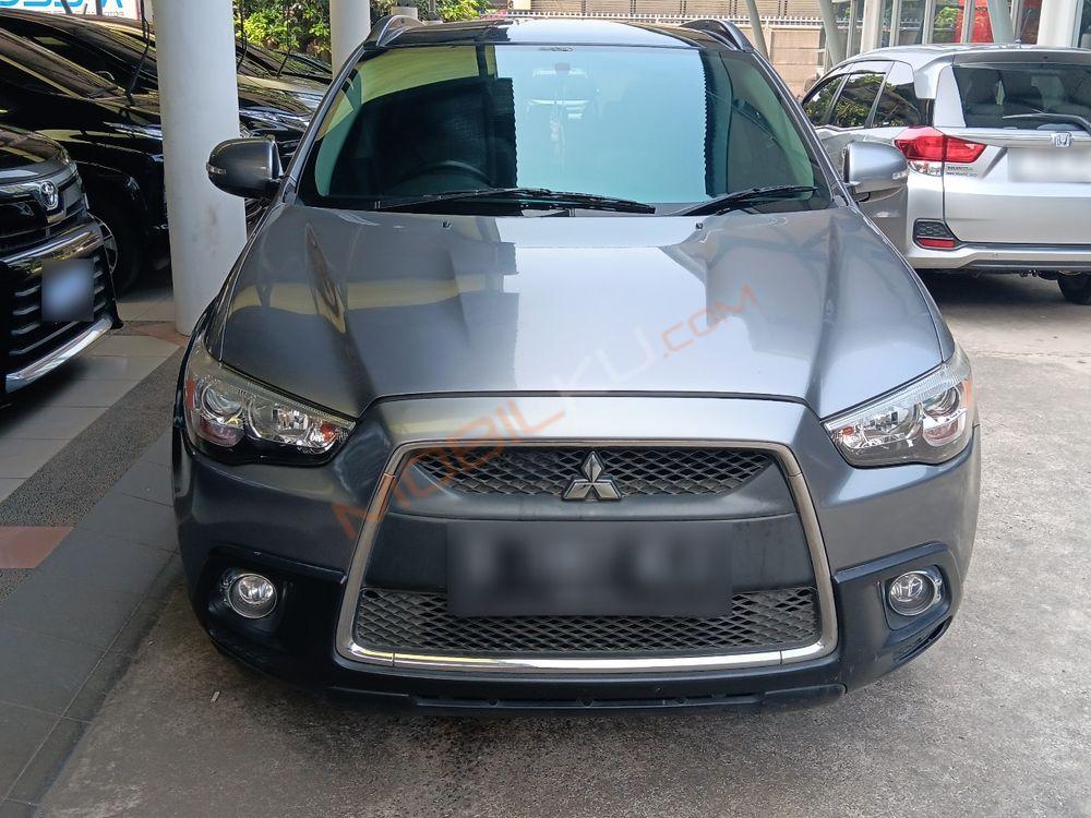 Mobil Mitsubishi Outlander PHEV 2013