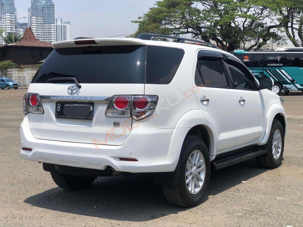 Mobil Toyota Fortuner 2012